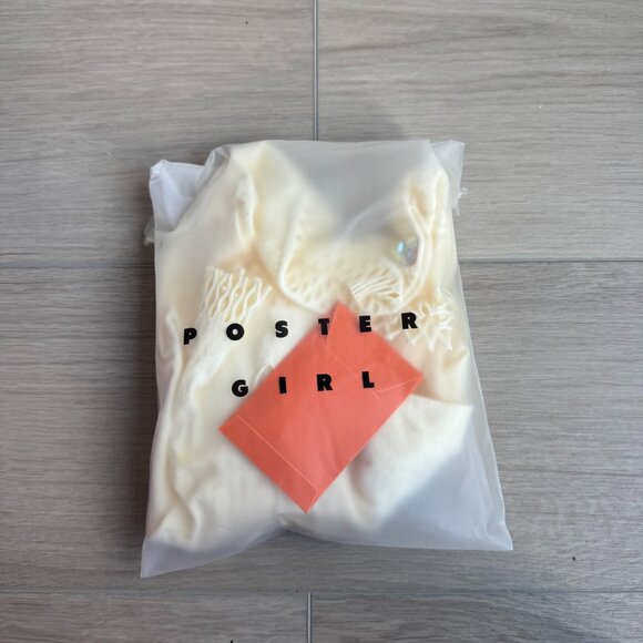 POSTER GIRL River Top In Butter O/S - Picture 6 of 6